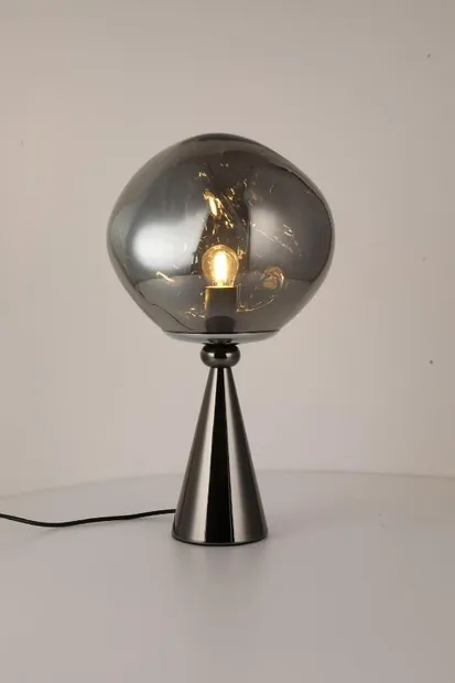 مصباح طاولة HL-28 — 28 سم