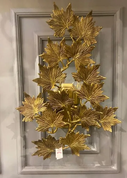 مصباح جداري LEAF
